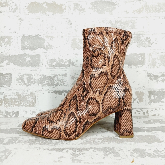 New Steve Madden Harli Zip Up Snake Print Booties X498 - Picture 1 of 11